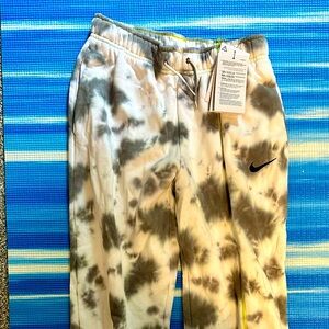 Nike sweatpants new with tags